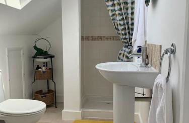 A unique and spacious river front property - Foto 57