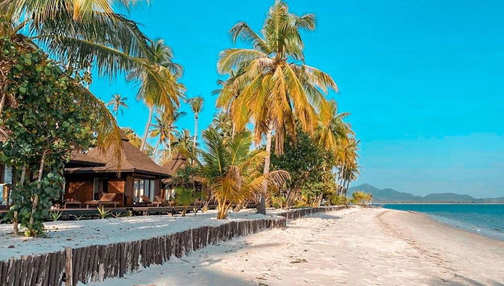 Koh Ngai, Koh Mook y Koh Kradan en barco - Tour privado - Foto 1