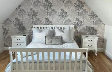 Honeysuckle Cottage -PART OF ALTON COTTAGES - Foto 9