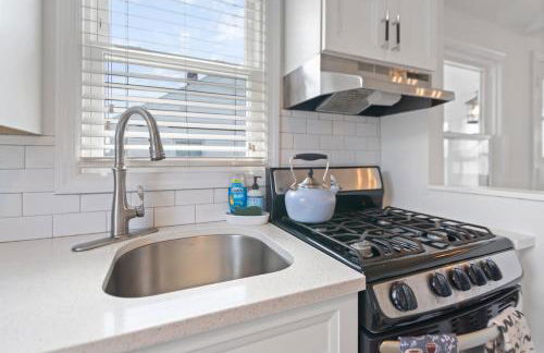 2-Bed Home by the Bay - Foto 10