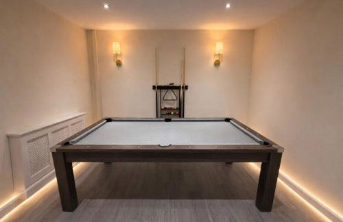 Spacious 3-Bed House with Private Yard - Foto 16