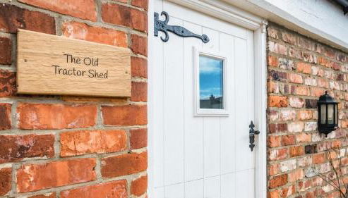 The Old Tractor Shed - Photo 2