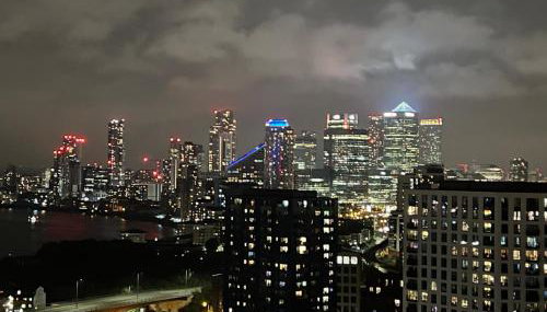 Penthouse with O2 Arena View, Free Parking & Portable AC - Foto 5