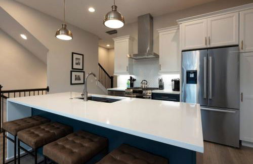 Large Royal Townhome Beautiful Design and Rooftop - Foto 3
