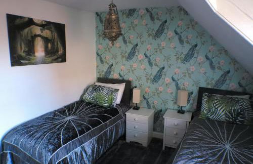 Marketplace Glastonbury - Photo 35