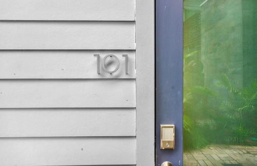 The Moon Quonset Hut Vacation Rental Heated & Chilled Pool - Photo 9