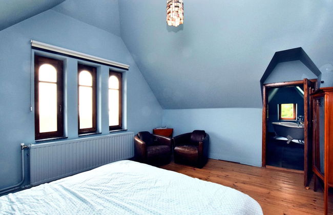 A Beautiful Art Nouveau House With an Enormous Garden - Foto 3