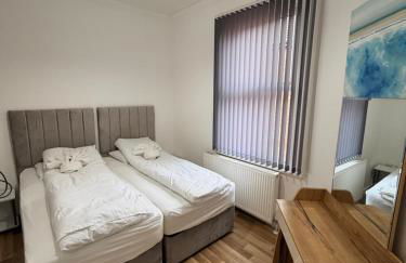 MK Apartments, Chorlton, Manchester Car Park - Foto 5