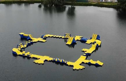 Elegant 2 Bed 1 and Half Bath Caravan in Holiday Resort Village - Photo 48