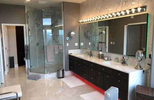 Romantic Spacious Suite with Salish Sea & Mountain Views at Seattle Luxury Estate - Foto 49