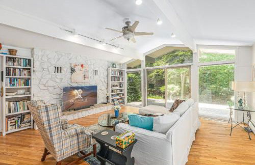 Bright 4BDR Home by Lake MI Arcadia Bluffs Portage Lake More - Photo 11