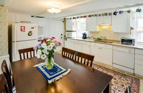 Historic Warren Vacation Rental Walk to Beaches! - Foto 11