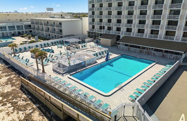 The Maverick Resort - Photo 1