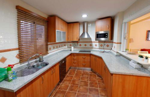 At the center & very close to the Paseo beach, with double garage, renovated and fully equipped apartment - Photo 13