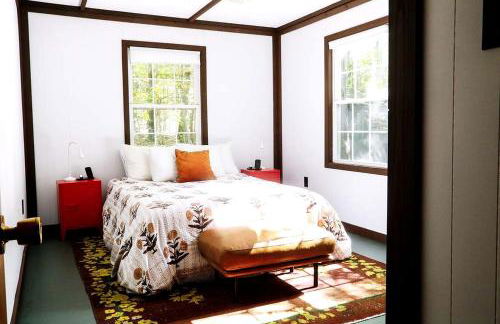 Rustic Mountain Cabin with Porch & Fire Pit in New Market, Virginia - Photo 17