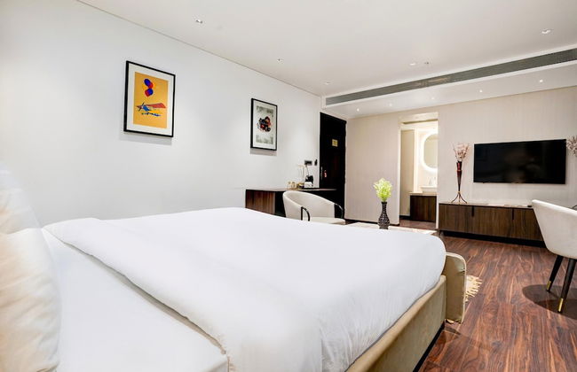 Luxury Elegance at Magarpatta City Pune - Foto 14