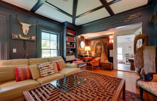 Gorgeous Victorian-Style House with Hilltop Pool! - Photo 5