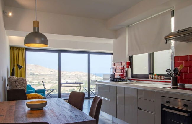 2 Bed Apartment w Distant Sea and Country Views - Foto 22