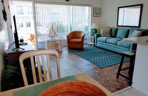 Sunrise Ocean Suites - Photo 8