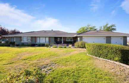 4.5 Acre Secluded Ranch w Panoramic Views • Fire Pit Olive Ranch by AvantStay - Foto 94