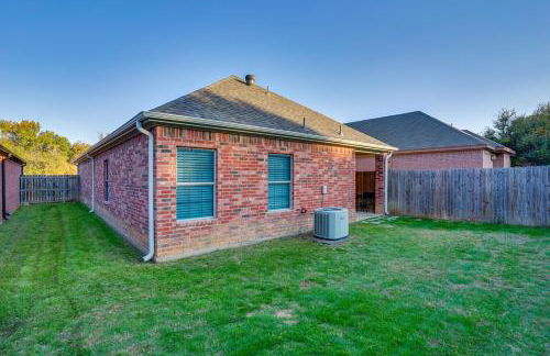 1 Mi to Historic Dtwn Weatherford Home with Yard - Foto 21