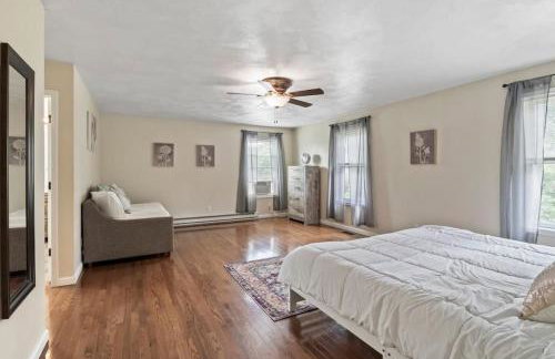 Hot Tub! LRG Home! Sleeps 16!Near Ithaca! Dogs OK - Foto 7