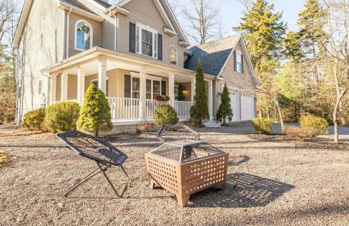 Luxury 4 bedroom house in Pocono Mountains with Hottub in Golf Course Near Lake - Foto 51