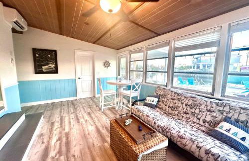 Cabin by the Sea - Waterfront Direct Gulf Access- Pontoon Boat Rental On Site or Bring Your Boat- Paddlecraft included - Foto 6