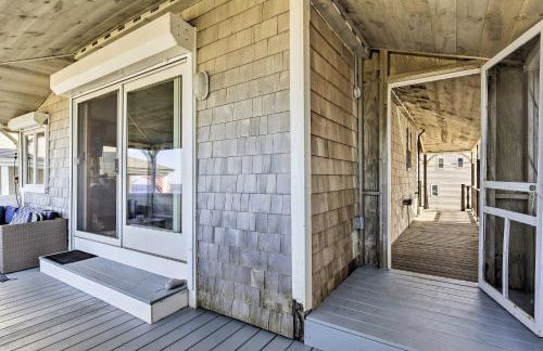 Oceanfront Cape Cod Home with Porch, Yard and Grill! - Foto 25