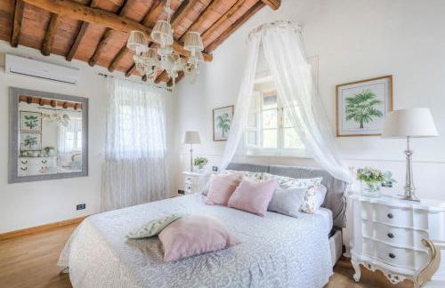 Villa Coccinelle, A secret sweet idyllic retreat for 2 couples with private pool & air conditioning - Foto 47