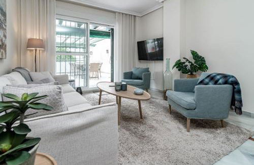 Sensational and Exotic 3-Bedroom Retreat in Nueva Andalucia with a Palm Garden - Foto 5