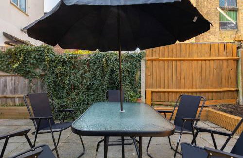 Modern 4 Bedroom House In Woodgreen - Foto 7