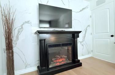 Private 1BR 1BA Suite, Kitchen, Fireplace, Parking - Foto 11