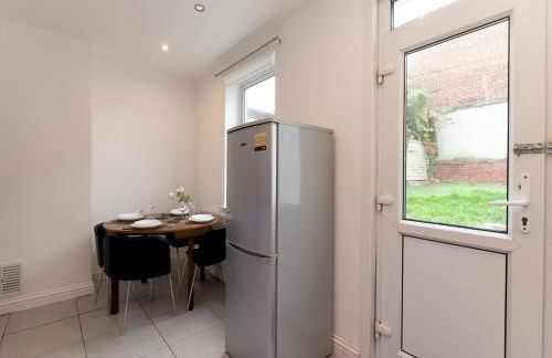 Pass the Keys 2BR House Garden Sleeps 6 Elizabeth Line - Foto 19