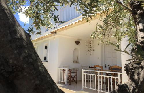 Top Holiday Home Private Pool by the sea With Private Garden for Private use - Photo 10