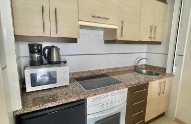 Larimar Apartament balcón y vistas al mar y al Peñón, piscina y parking - Foto 9