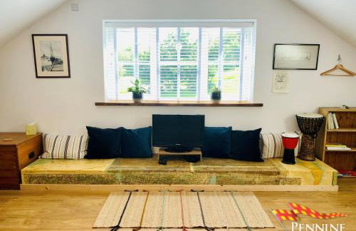 The Boat House, Spacious Village Apartment - Foto 11