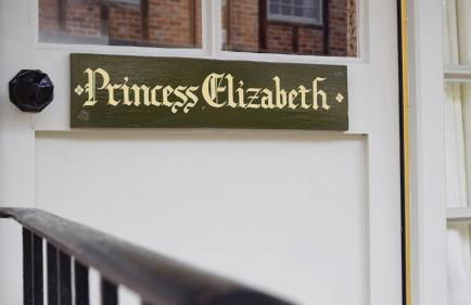 Princess Elizabeth - Photo 13