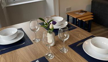 Spacious 2 bed sleeps 5 above traditional music pub - Foto 2