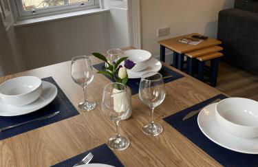 Spacious 2 bed sleeps 5 above traditional music pub - Foto 2