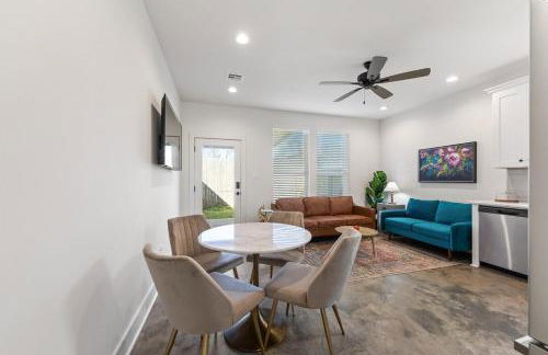 NEW Acadian House KING Bed Cajun Luxury Nespresso - Foto 3