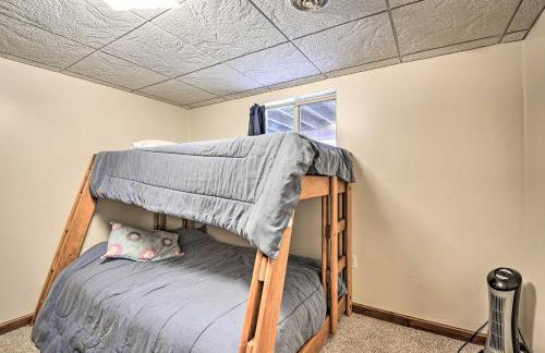 Indian Lake Retreat with Wet Bar and Covered Deck - Foto 25