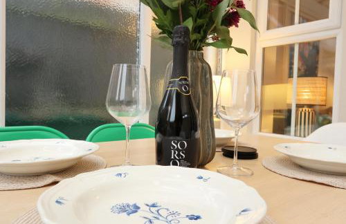 Cosy Bristol Townhouse - Free Parking - Sleeps 6 - By EKLIVING PARTNERS - Foto 18