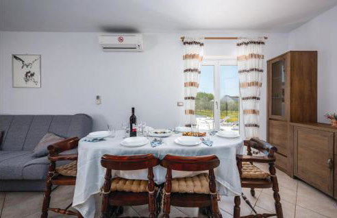 Gorgeous Home In Buje With Kitchen - Foto 16