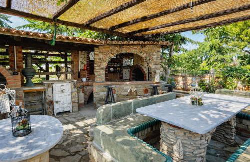 Saltos Village House - Peaceful Poolside Retreat - Foto 4