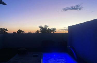 Casa com piscina e garagem privativa - Foto 17