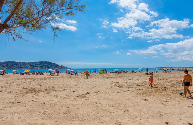 2 bedroom Apartment in Castelló d'Empúries - Photo 18