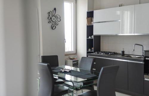 Luxury Seaview Apartment with Lift & Parking in Salerno City Center - Maison Dorotea - Photo 18