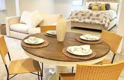 Colonial Stay- 7 BR-up to 14 Guests - Foto 8