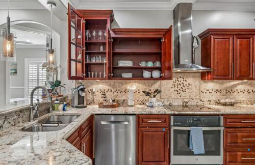 3br,3ba home near Downtown and Airport, Walk to the Stadium - Foto 20